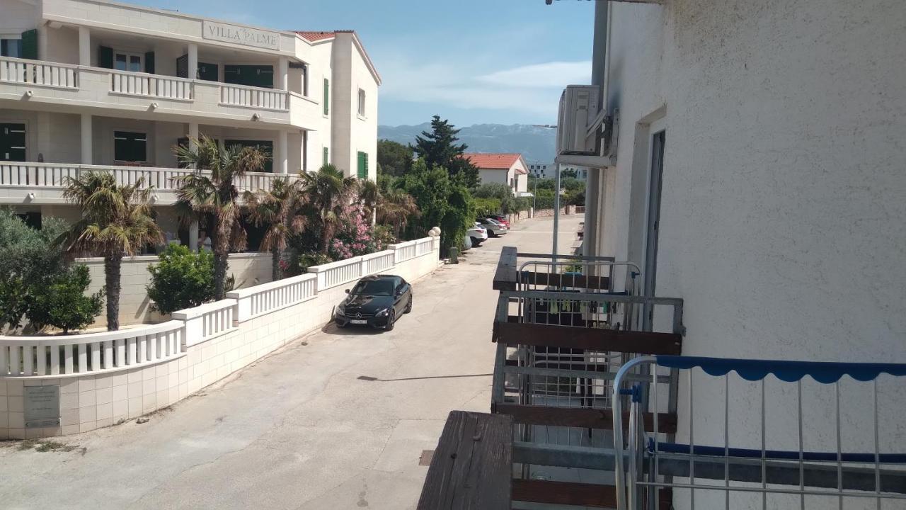 Apartmani "Lorenzo" Novalja Bagian luar foto