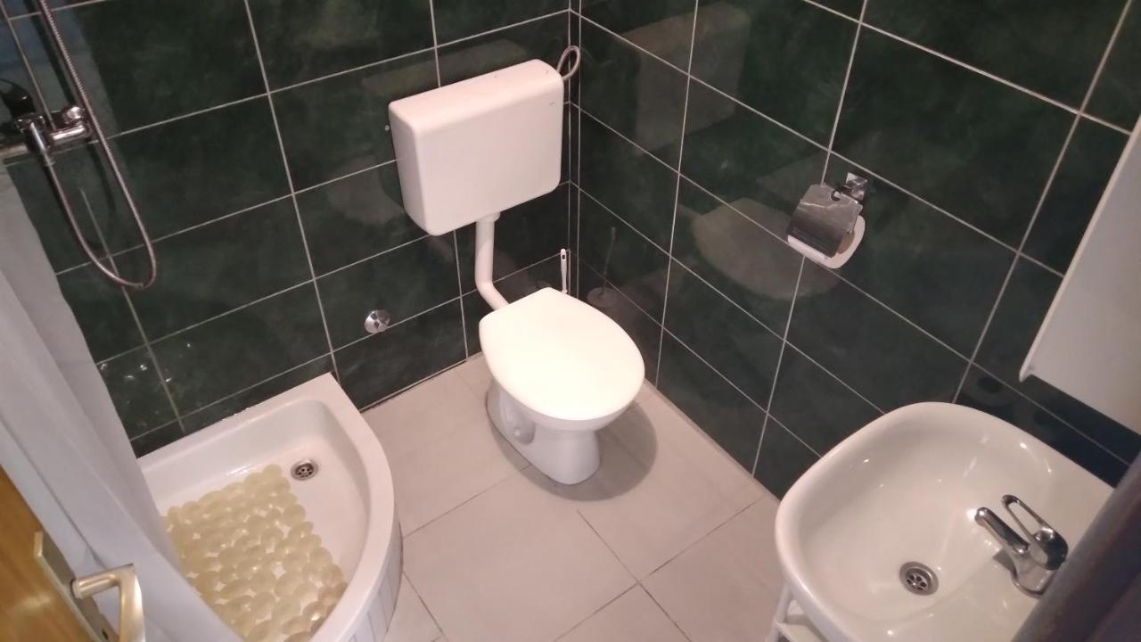 Apartmani "Lorenzo" Novalja Bagian luar foto
