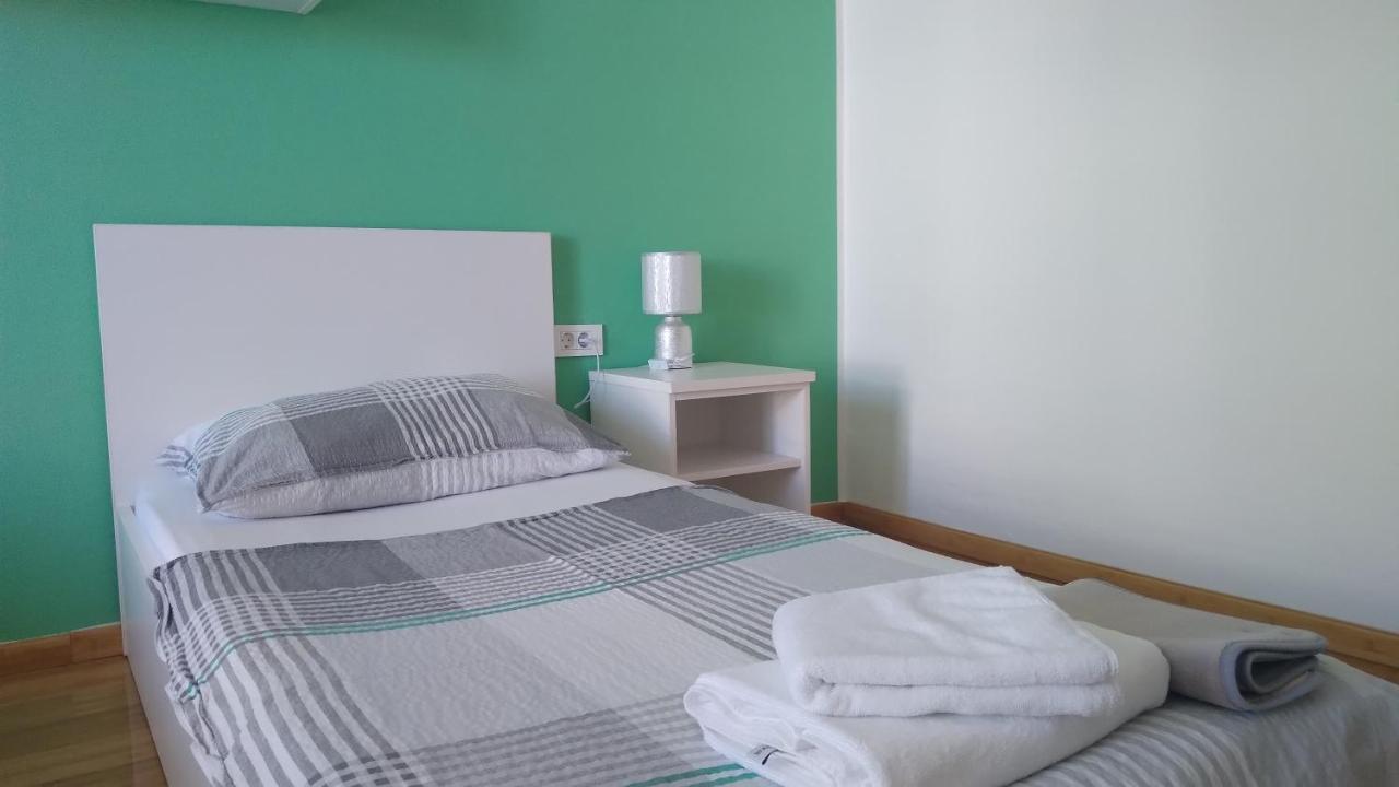 Apartmani "Lorenzo" Novalja Bagian luar foto