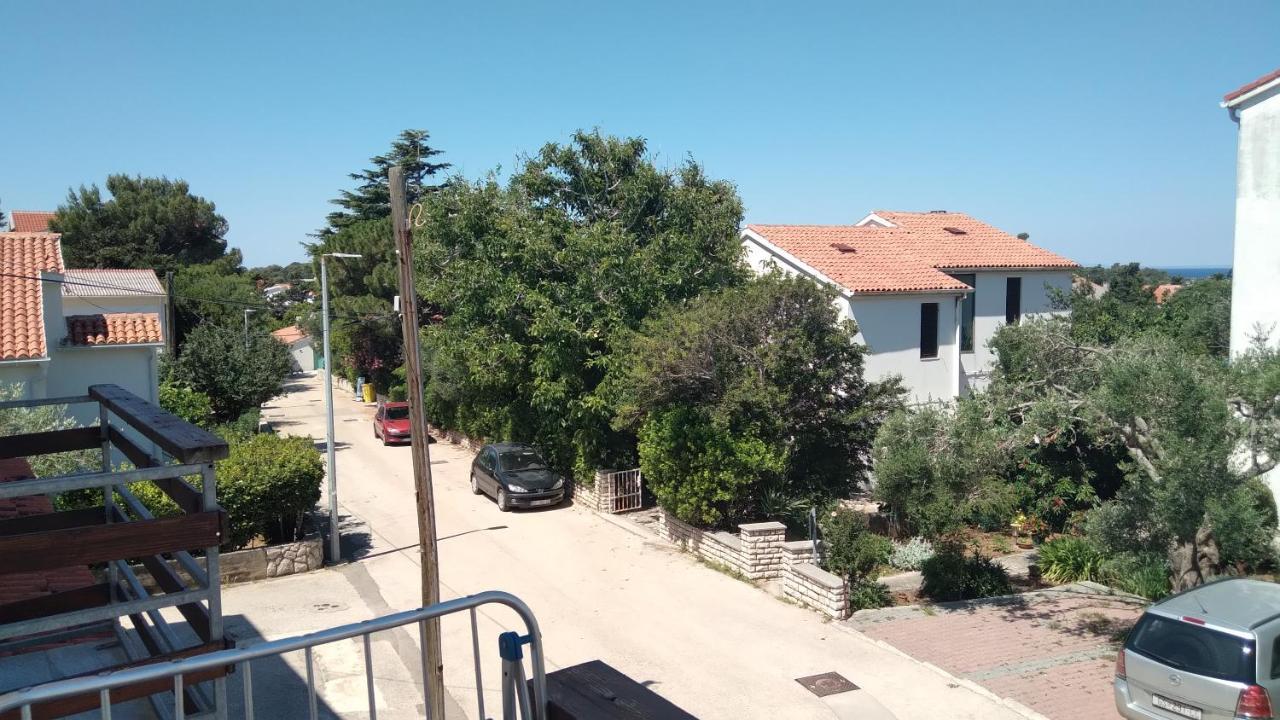 Apartmani "Lorenzo" Novalja Bagian luar foto
