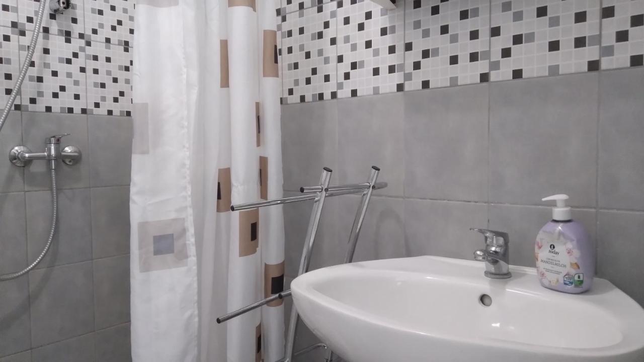 Apartmani "Lorenzo" Novalja Bagian luar foto