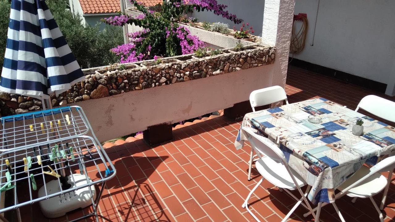 Apartmani "Lorenzo" Novalja Bagian luar foto