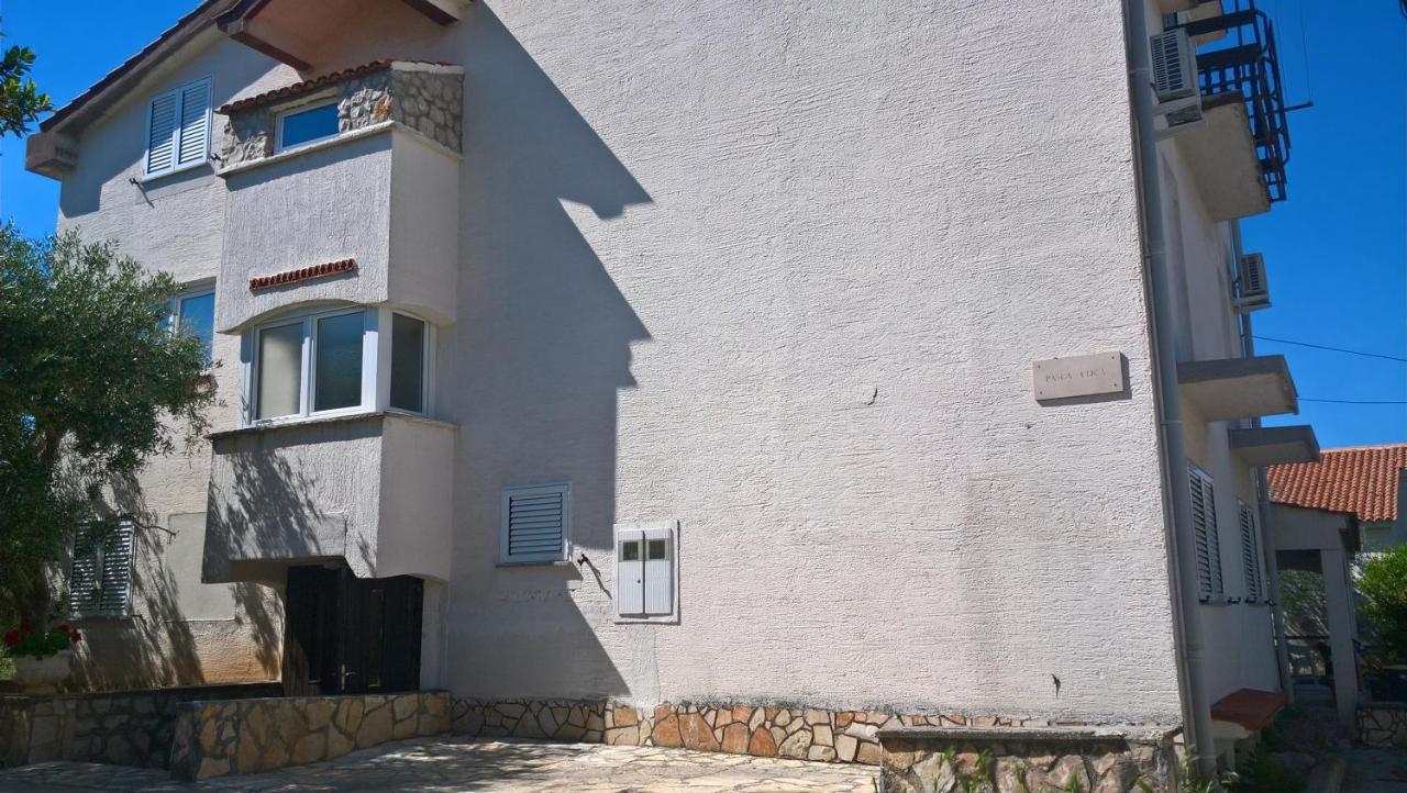 Apartmani "Lorenzo" Novalja Bagian luar foto