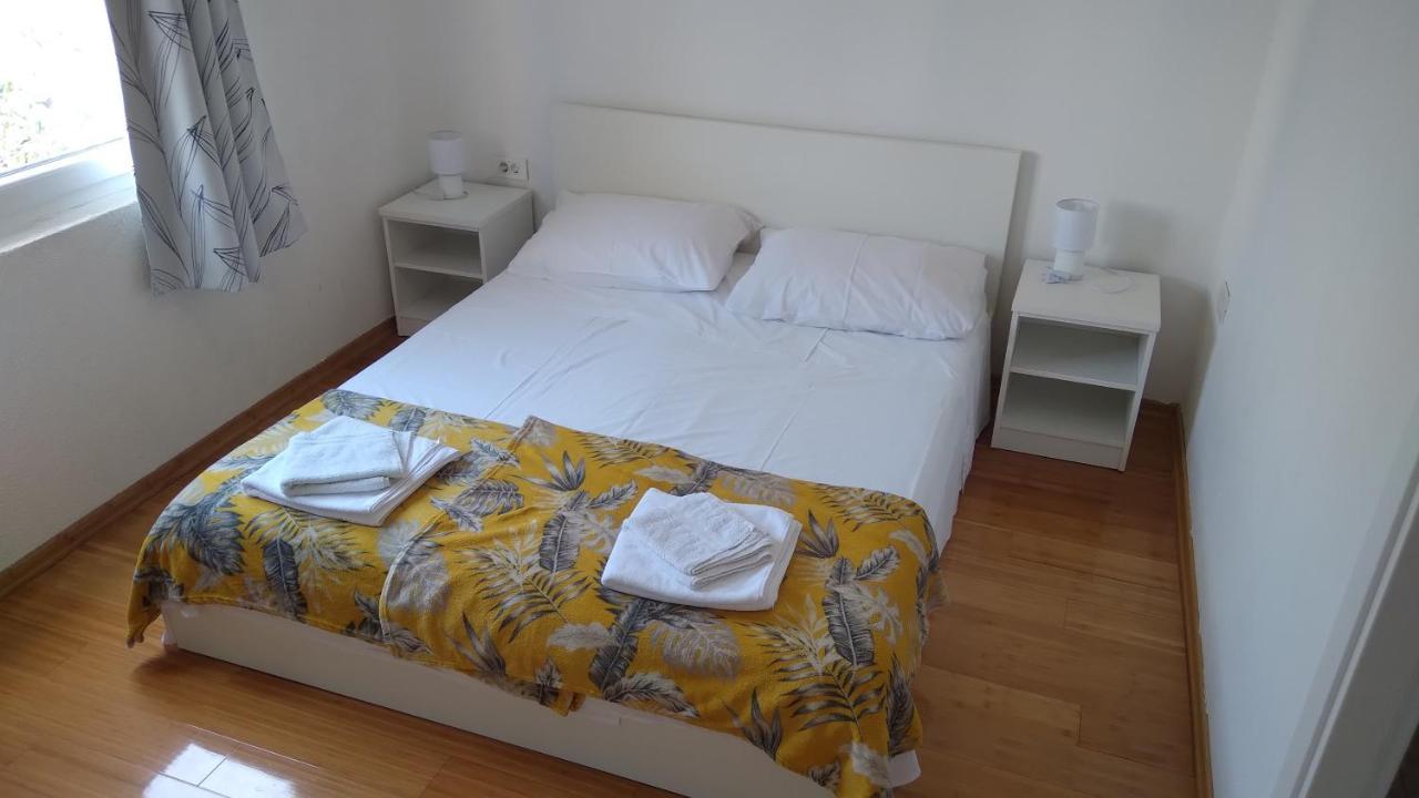 Apartmani "Lorenzo" Novalja Bagian luar foto